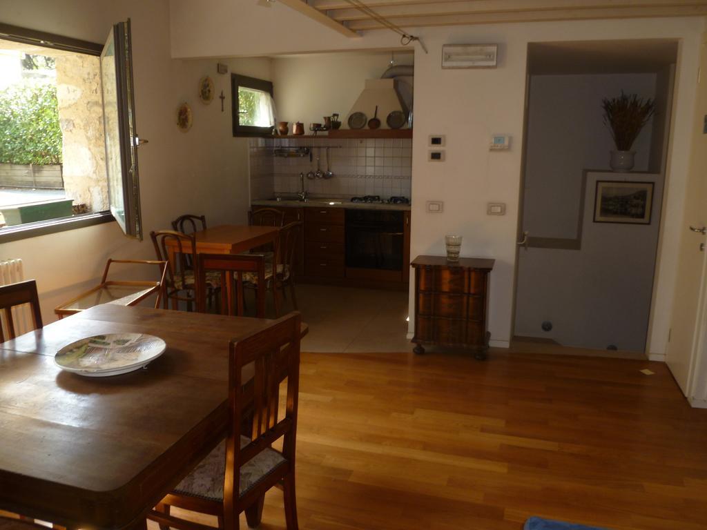 Vila Nido Del Tadini Lovere Pokoj fotografie